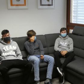 Der Mund-Nasen-Schutz ist auch in den Pausen verpflichtend zu tragen!